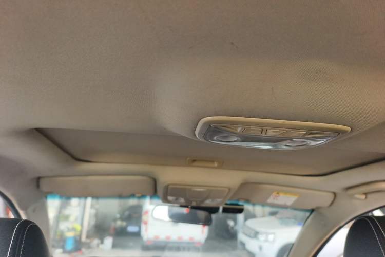Used Geely Auto Emgrand 2017 Sedan Million Edition 1.5L Manual - Upward Version Headliner