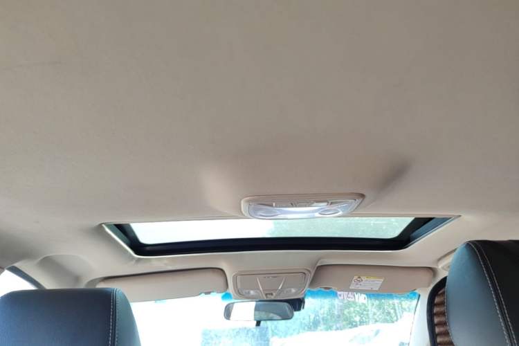 Used Geely Auto Emgrand 2017 Sedan Million Edition 1.5L Manual - Upward Version Headliner