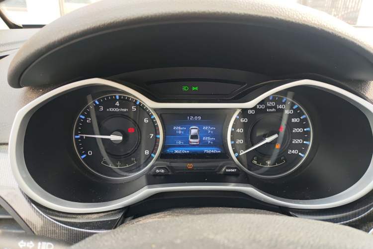 Used Geely Auto Emgrand 2017 Sedan Million Edition 1.5L Manual - Upward Version Instrument Cluster