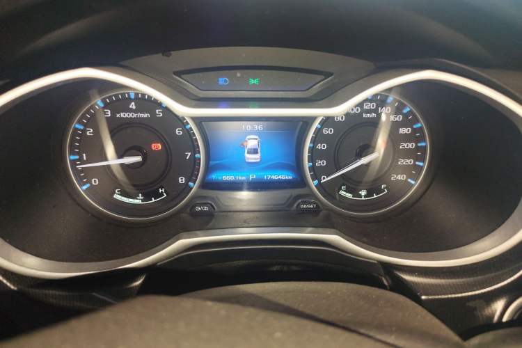 Used Geely Auto Emgrand 2017 Sedan Million Edition 1.5L CVT Upward Version Instrument Cluster
