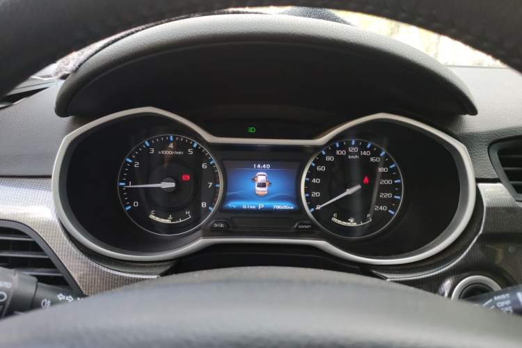 Used Geely Auto Emgrand 2017 Sedan Million Edition 1.5L CVT Upward Version Instrument Cluster