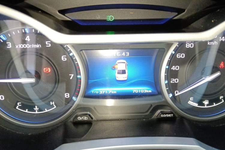 Used Geely Auto Emgrand 2017 Sedan Million Edition 1.5L Manual Luxury Model Instrument Cluster
