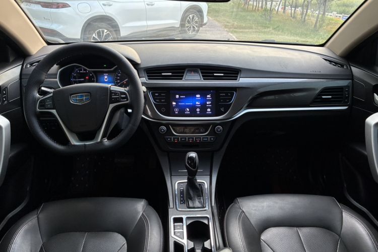 Used Geely Auto Emgrand 2017 Sedan Million Edition 1.5L CVT Upward Version Interior 3