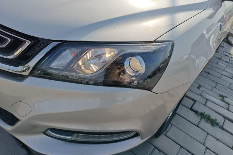 Used Geely Auto Emgrand 2017 Sedan Million Edition 1.5L Manual Luxury Model Left Front Headlight