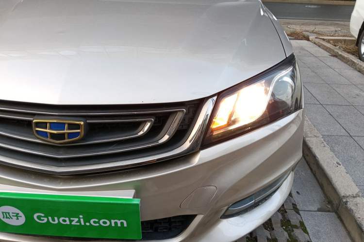 Used Geely Auto Emgrand 2017 Sedan Million Edition 1.5L Manual Luxury Model Left Front Headlight