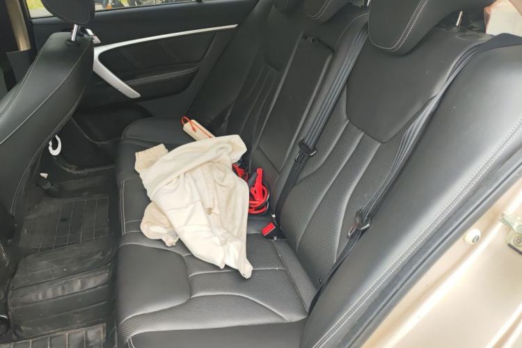 Used Geely Auto Emgrand 2017 Sedan Million Edition 1.5L Manual - Upward Version Left Rear Seat