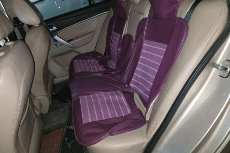 Used Geely Auto Emgrand 2017 Sedan Million Edition 1.5L Manual Luxury Model Left Rear Seat