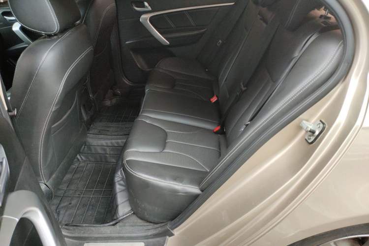 Used Geely Auto Emgrand 2017 Sedan Million Edition 1.5L Manual - Upward Version Left Rear Seat
