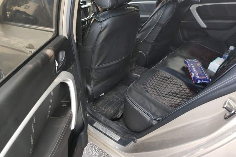 Used Geely Auto Emgrand 2017 Sedan Million Edition 1.5L CVT Upward Version Left Rear Seat