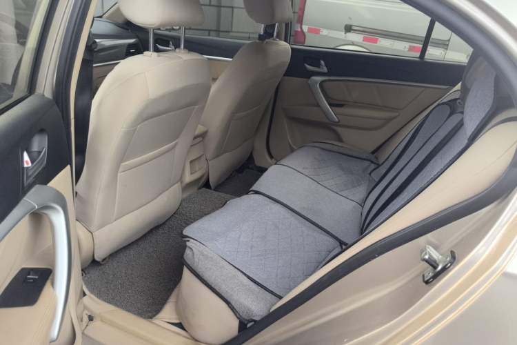 Used Geely Auto Emgrand 2017 Sedan Million Edition 1.5L Manual Fashion Model Left Rear Seat