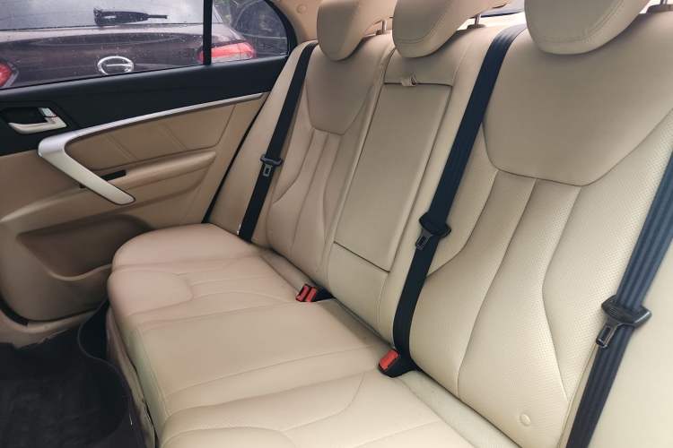 Used Geely Auto Emgrand 2017 Sedan Million Edition 1.5L Manual Luxury Model Left Rear Seat