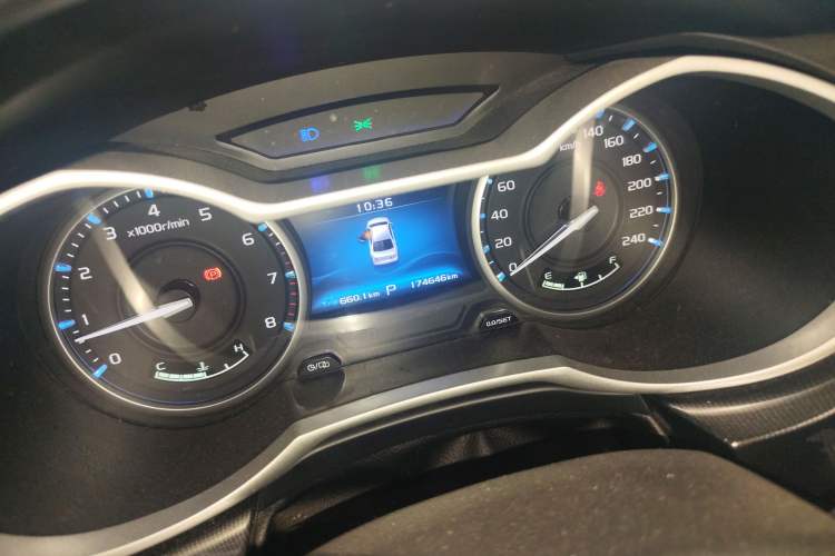 Used Geely Auto Emgrand 2017 Sedan Million Edition 1.5L CVT Upward Version Odometer Close Up