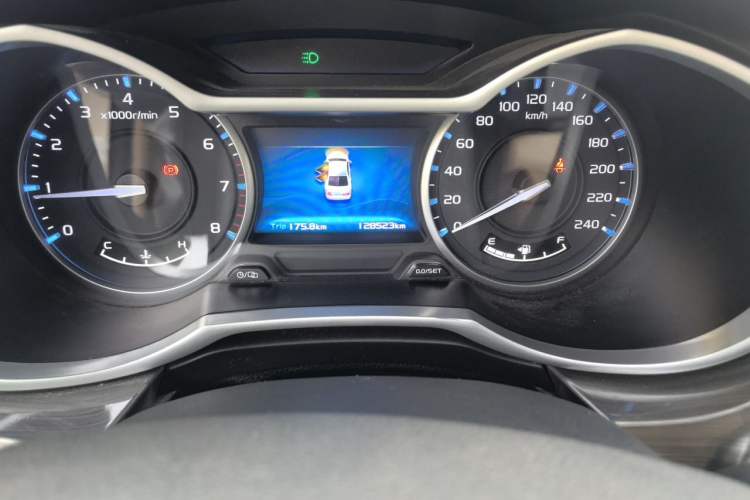 Used Geely Auto Emgrand 2017 Sedan Million Edition 1.5L Manual Fashion Model Odometer Close Up