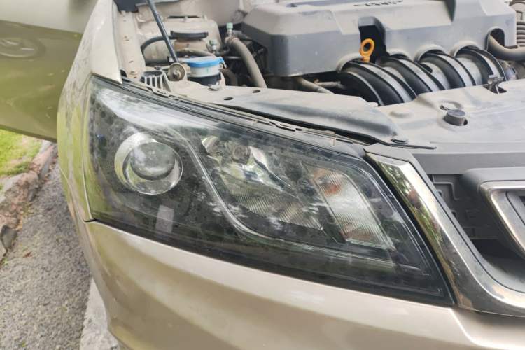 Used Geely Auto Emgrand 2017 Sedan Million Edition 1.5L Manual - Upward Version Right Front Headlight