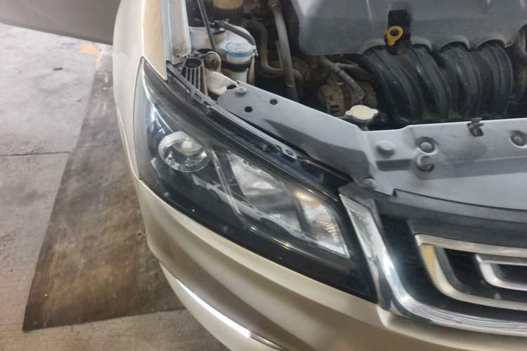 Used Geely Auto Emgrand 2017 Sedan Million Edition 1.5L Manual - Upward Version Right Front Headlight