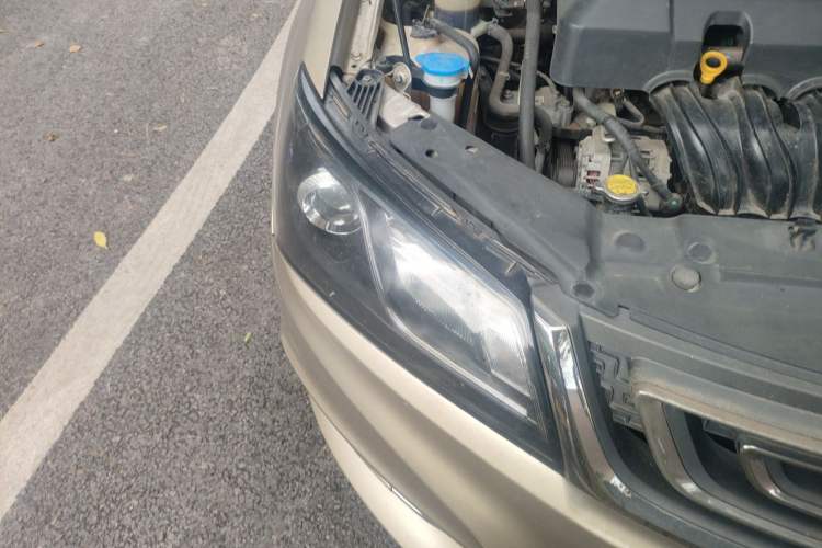 Used Geely Auto Emgrand 2017 Sedan Million Edition 1.5L Manual Fashion Model Right Front Headlight