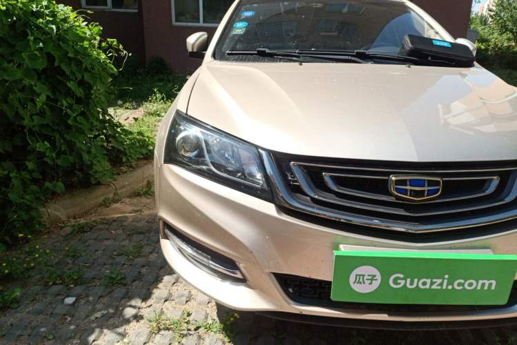 Used Geely Auto Emgrand 2017 Sedan Million Edition 1.5L Manual - Upward Version Right Front Headlight