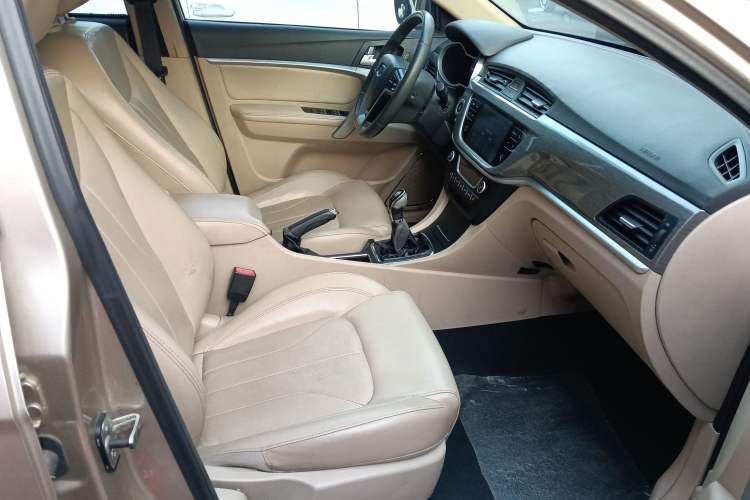 Used Geely Auto Emgrand 2017 Sedan Million Edition 1.5L Manual Luxury Model Right Front Seat