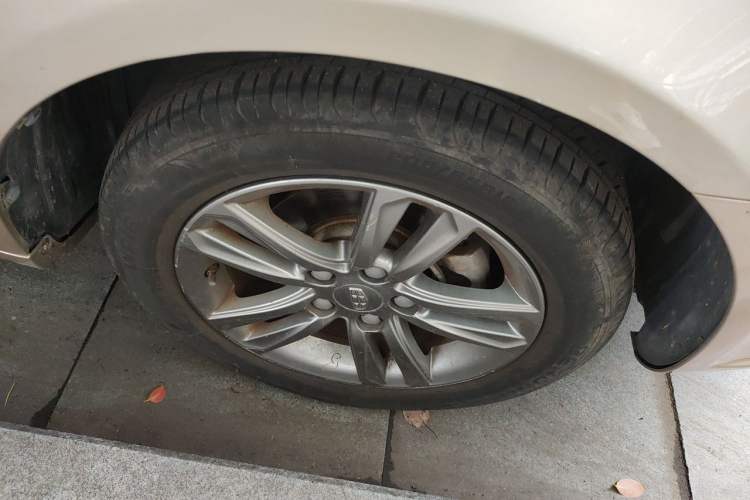 Used Geely Auto Emgrand 2017 Sedan Million Edition 1.5L Manual - Upward Version Right Front Wheel Hub