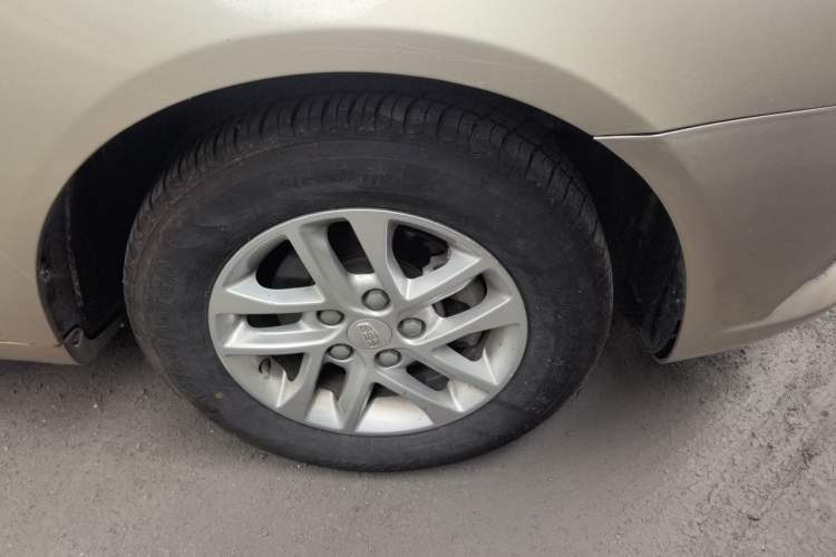 Used Geely Auto Emgrand 2017 Sedan Million Edition 1.5L Manual Fashion Model Right Front Wheel Hub