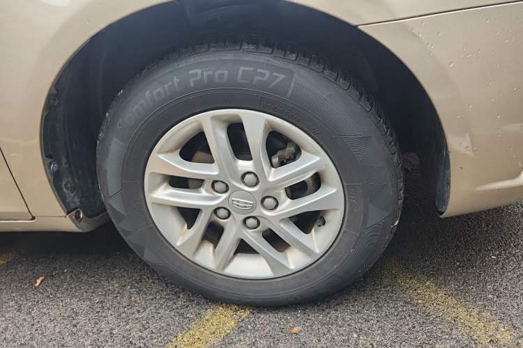 Used Geely Auto Emgrand 2017 Sedan Million Edition 1.5L Manual Luxury Model Right Front Wheel Hub