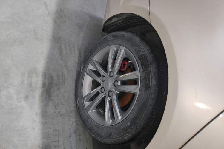 Used Geely Auto Emgrand 2017 Sedan Million Edition 1.3T CVT Upward Version Right Rear Wheel Hub