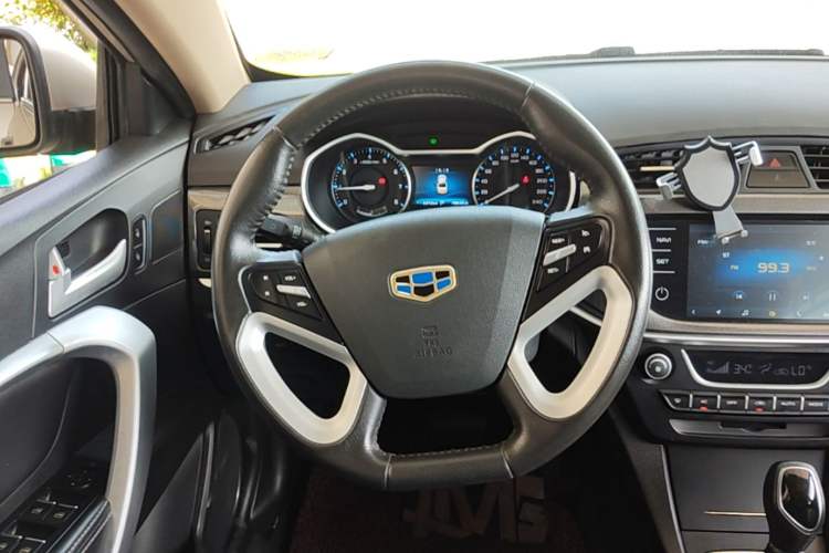 Used Geely Auto Emgrand 2017 Sedan Million Edition 1.3T CVT Upward Version Steering Wheel