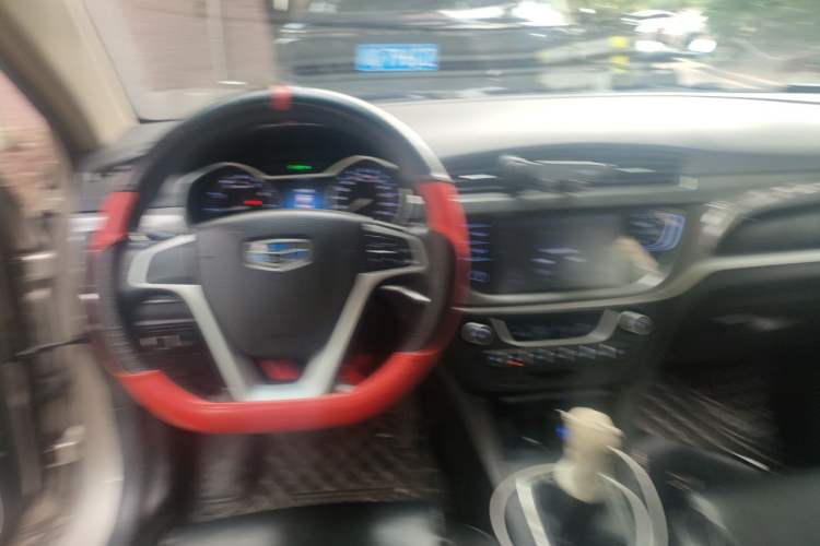 Used Geely Auto Emgrand 2017 Sedan Million Edition 1.5L Manual Fashion Model Steering Wheel
