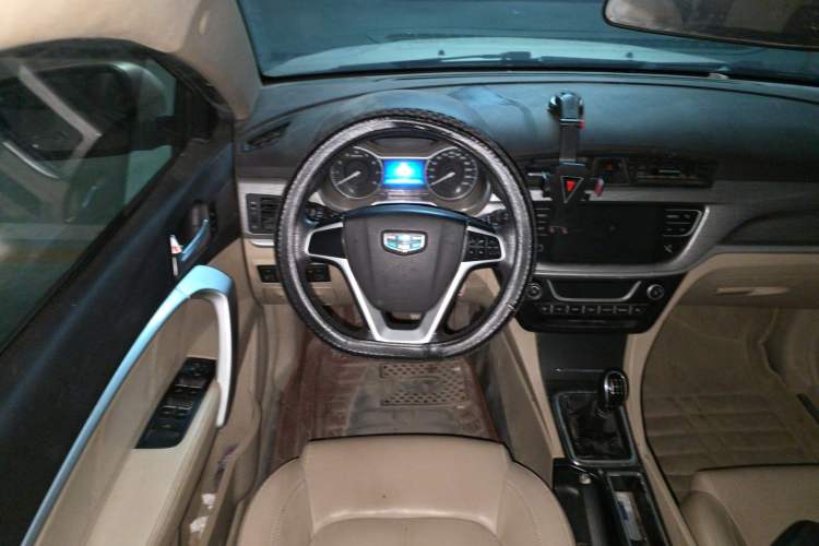 Used Geely Auto Emgrand 2017 Sedan Million Edition 1.5L Manual Luxury Model Steering Wheel