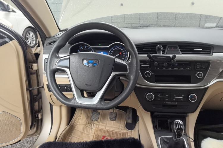 Used Geely Auto Emgrand 2017 Sedan Million Edition 1.5L Manual Fashion Model Steering Wheel