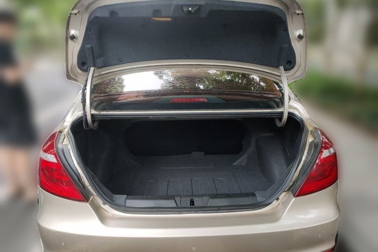 Used Geely Auto Emgrand 2017 Sedan Million Edition 1.5L Manual - Upward Version Trunk
