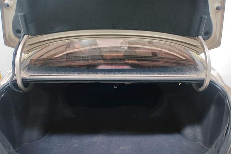 Used Geely Auto Emgrand 2017 Sedan Million Edition 1.3T CVT Upward Version Trunk