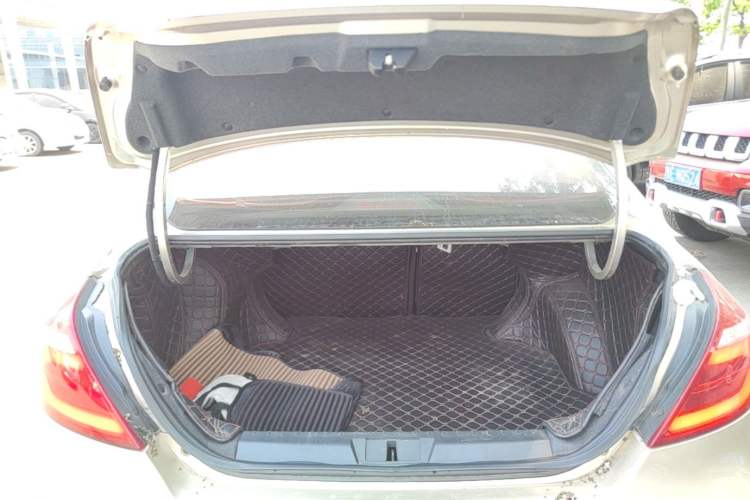 Used Geely Auto Emgrand 2017 Sedan Million Edition 1.5L Manual - Upward Version Trunk