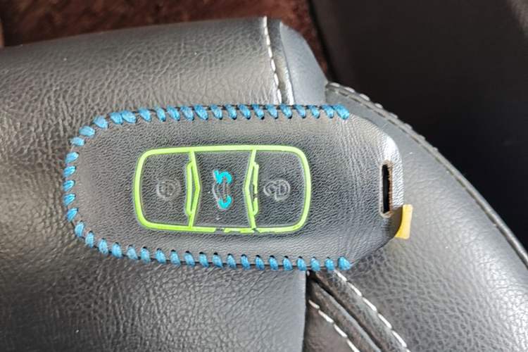 Used Geely Auto Emgrand 2017 Sedan Million Edition 1.3T CVT Upward Version Vehicle Key