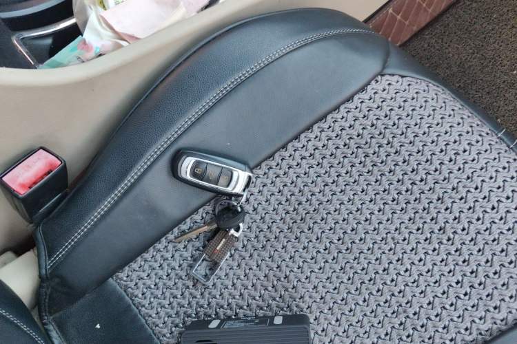 Used Geely Auto Emgrand 2017 Sedan Million Edition 1.5L CVT Luxury Model Vehicle Key