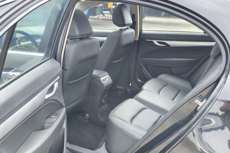 Used Geely Auto Emgrand 2018 1.5L Manual Upward Connect Edition Interior 2