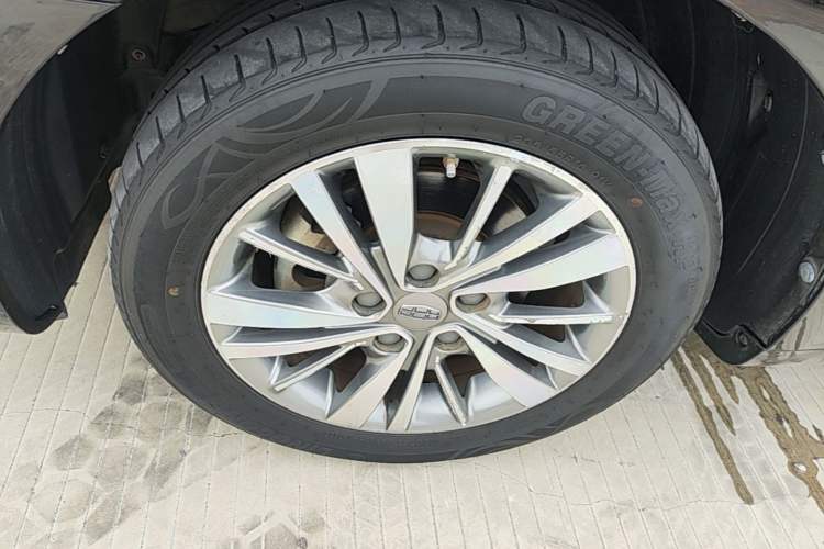 Used Geely Auto Emgrand 2018 1.5L Manual Upward Connect Edition Left Front Wheel Hub