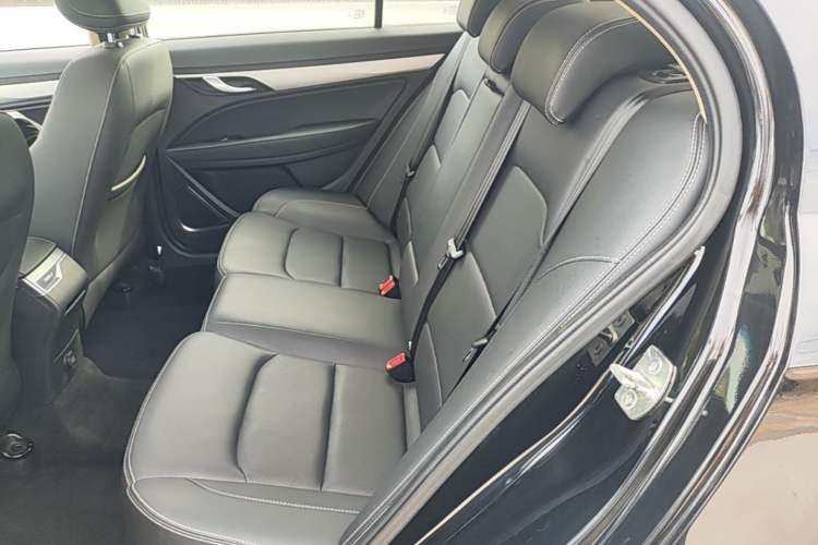 Used Geely Auto Emgrand 2018 1.5L Manual Upward Connect Edition Left Rear Seat
