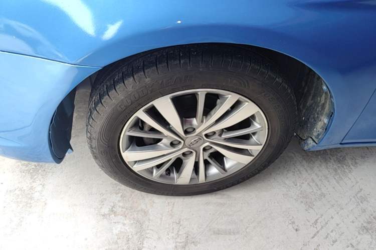 Used Geely Auto Emgrand 2018 1.5L Manual Upward Connect Edition Left Front Wheel Hub