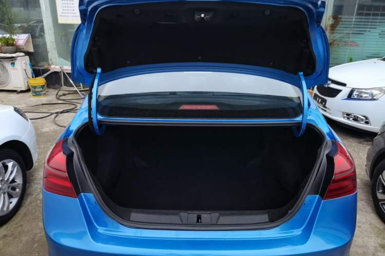 Used Geely Auto Emgrand 2018 1.5L CVT Upward Connect Edition Trunk