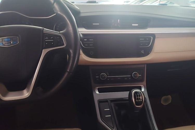 Used Geely Auto Emgrand 2018 1.5L Manual Luxury Model Center Console