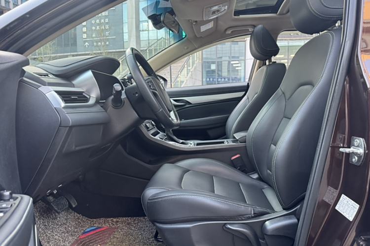 Used Geely Auto Emgrand 2018 1.5L CVT Upward Connect Edition Interior 2