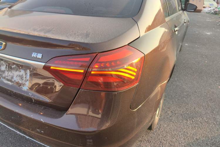 Used Geely Auto Emgrand 2018 1.5L CVT Upward Connect Edition Right Rear Taillight
