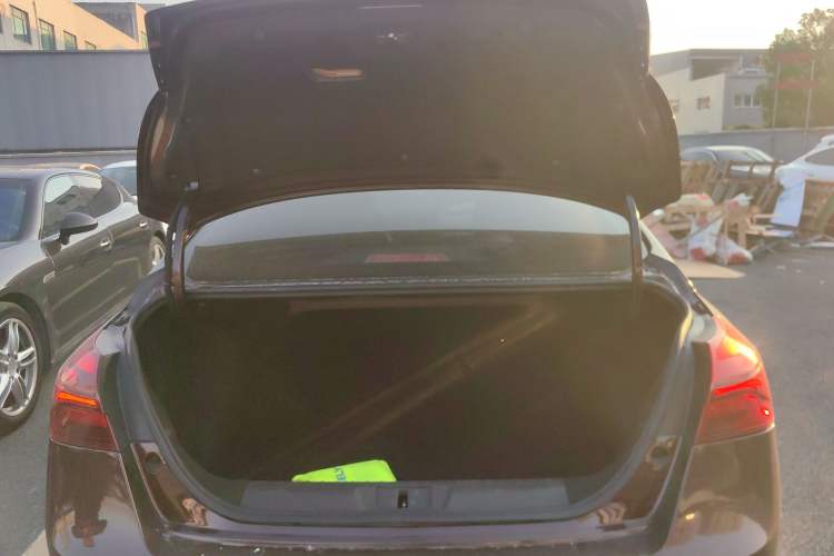 Used Geely Auto Emgrand 2018 1.5L CVT Upward Connect Edition Trunk