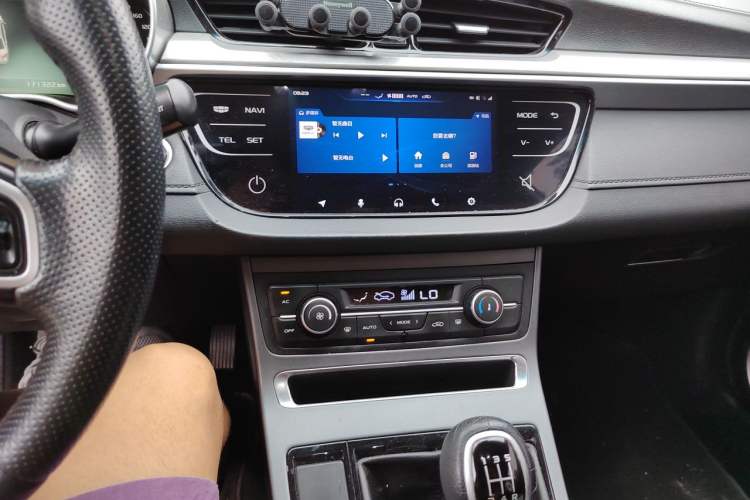 Used Geely Auto Emgrand 2018 1.5L Manual Upward Connect Edition Audio And AC Panel