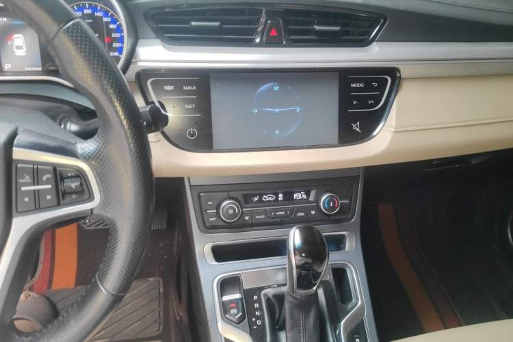 Used Geely Auto Emgrand 2018 1.5L CVT Luxury Model Audio And AC Panel