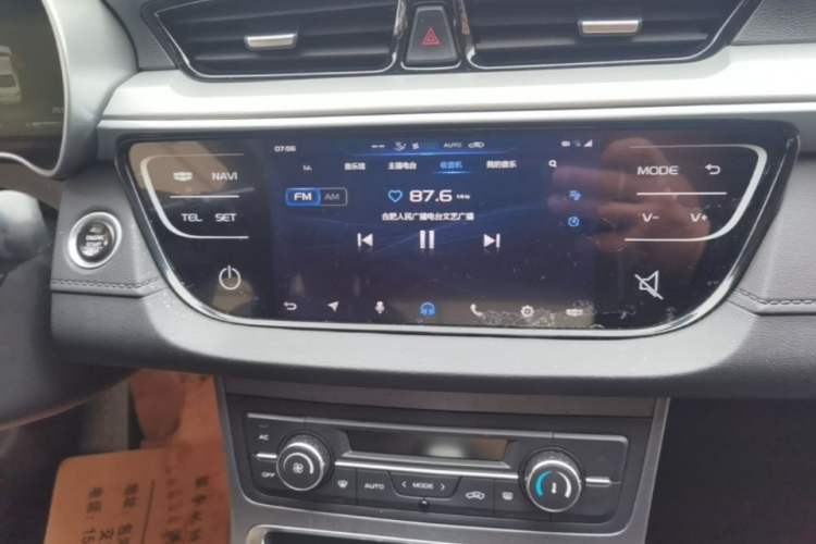 Used Geely Auto Emgrand 2018 1.5L CVT Upward Connect Edition Audio And AC Panel