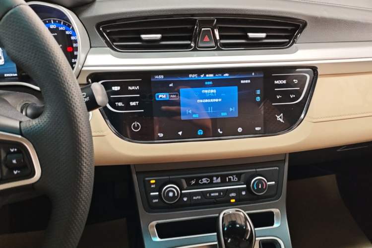Used Geely Auto Emgrand 2018 1.5L CVT Luxury Model Audio And AC Panel