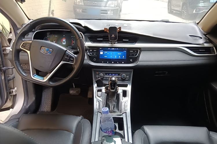 Used Geely Auto Emgrand 2018 1.5L CVT Upward Connect Edition Center Console