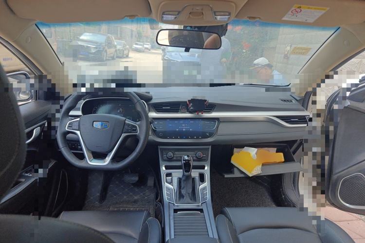 Used Geely Auto Emgrand 2018 1.5L CVT Upward Connect Edition Center Console